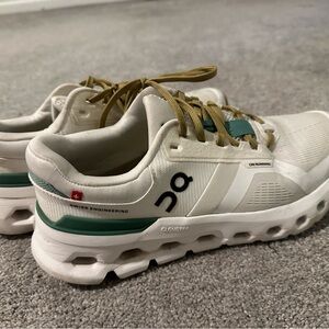 On cloud Cloudrunner 2